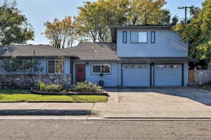 Downtown Lodi Luxury Home - 1 Mile to Lodi Lake! - image 8