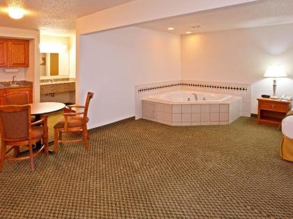 Holiday Inn Express & Suites Logan - image 13