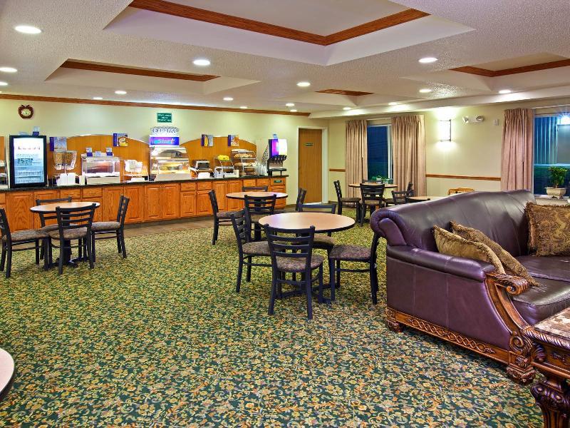 Holiday Inn Express & Suites Logan - image 4