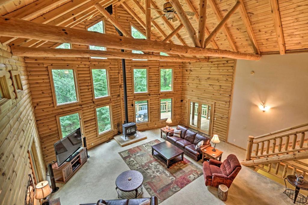 Quiet Cabin with Hot Tub and Trails about 15Mi to State Parks - image 3