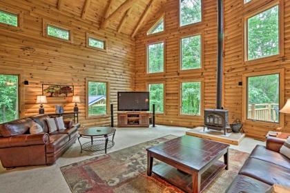 Quiet Cabin with Hot Tub and Trails about 15Mi to State Parks - image 5