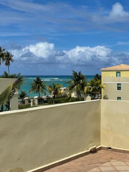 Rooftop Oasis with Oceanfront Breeze