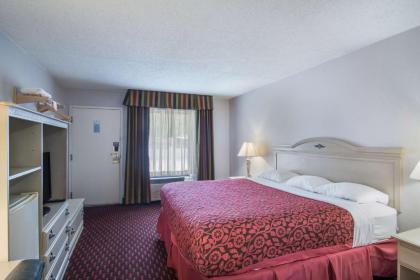 Motel 6-London KY - image 8