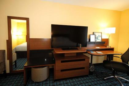 Fairfield Inn & Suites by Marriott London - image 9