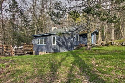 Private Rustic Home 10 Min to Bromley Mtn! - image 12