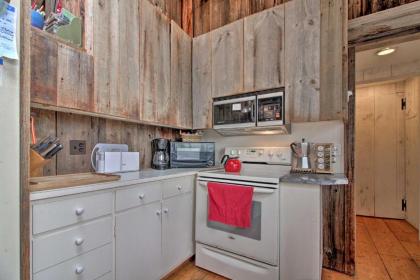 Private Rustic Home 10 Min to Bromley Mtn! - image 4