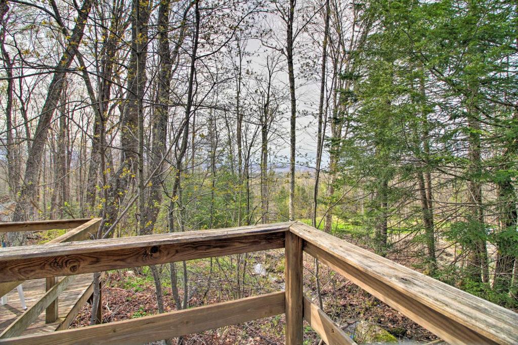 Private Rustic Home 10 Min to Bromley Mtn! - image 6