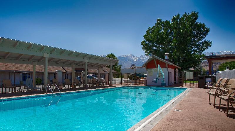 Best Western Plus Frontier Motel - image 3