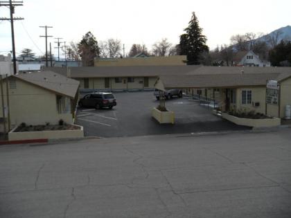 Lone Pine Budget Inn - image 8