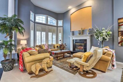 Elegant Lone Tree Home - Near Hiking Trails and Denver - image 6