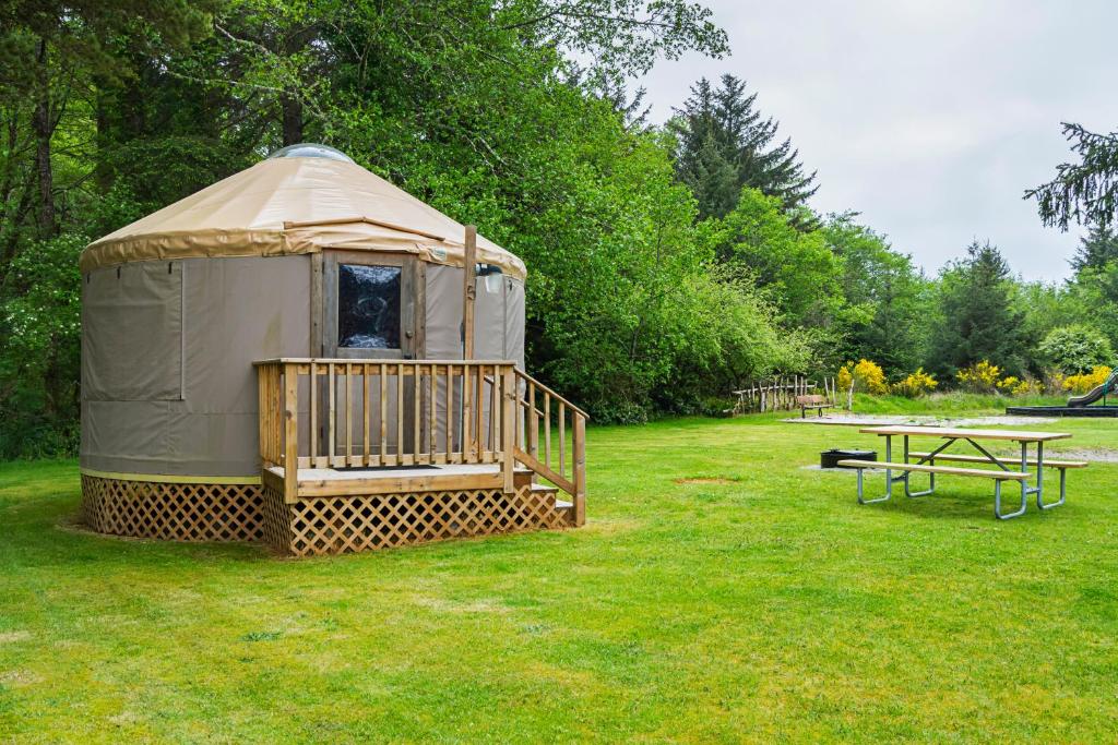 Long beach Camping Resort Yurt 8 - main image