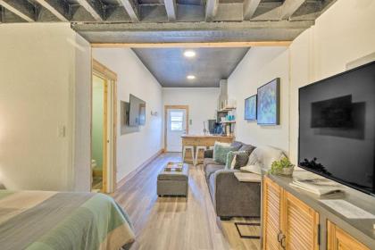 Long Beach Studio in Downtown - Walk to Ocean! - image 15