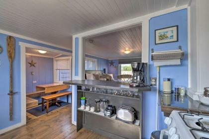 Long Beach Bungalow A Cozy Couples Retreat! - image 13