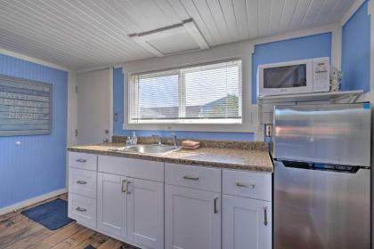 Long Beach Bungalow A Cozy Couples Retreat! - image 15