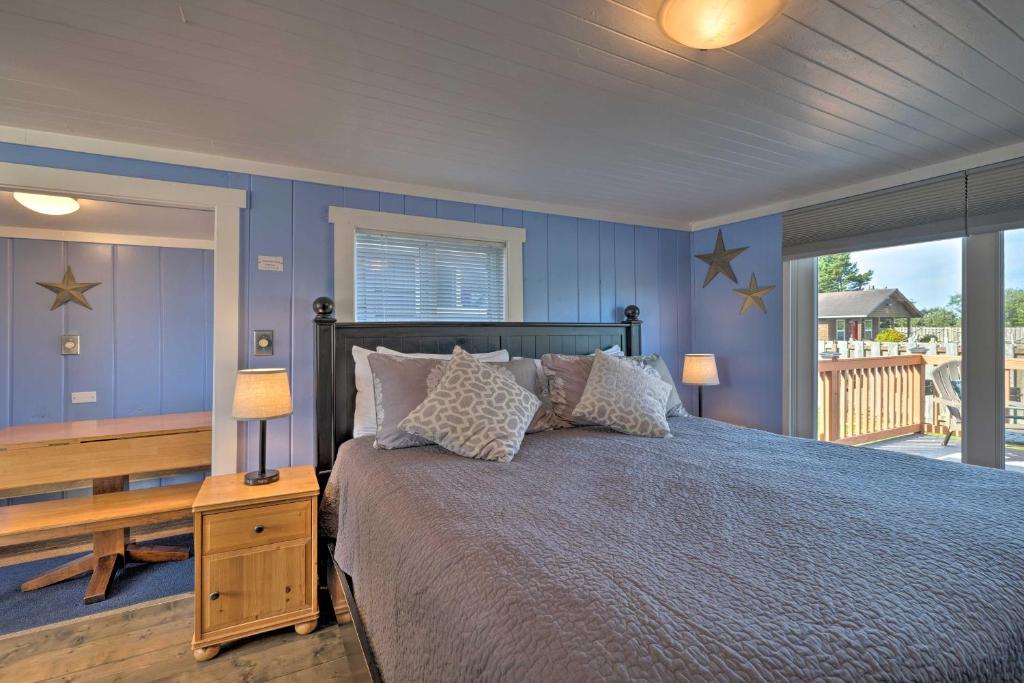 Long Beach Bungalow A Cozy Couples Retreat! - image 6