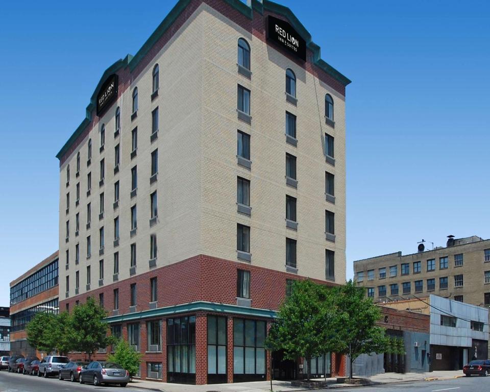 Red Lion Inn & Suites Long Island City - main image