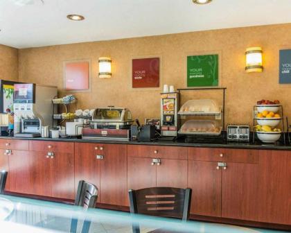 Red Lion Inn & Suites Long Island City - image 4