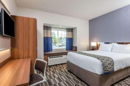 Microtel Inn by Wyndham Long Island City - image 2