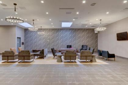 Microtel Inn by Wyndham Long Island City - image 3