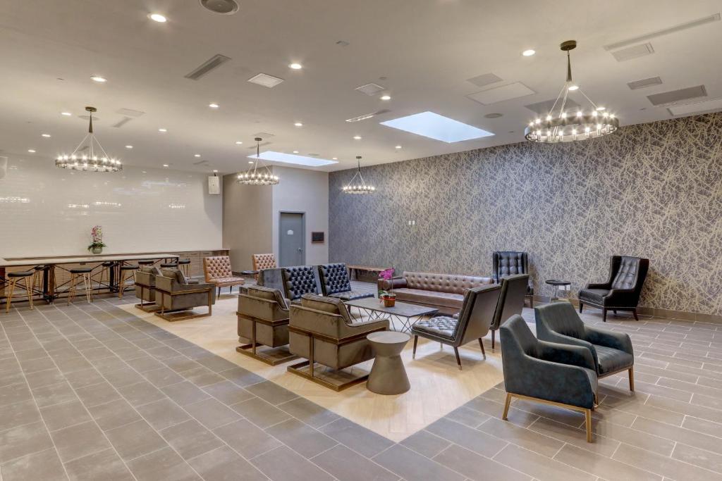 Microtel Inn by Wyndham Long Island City - image 6