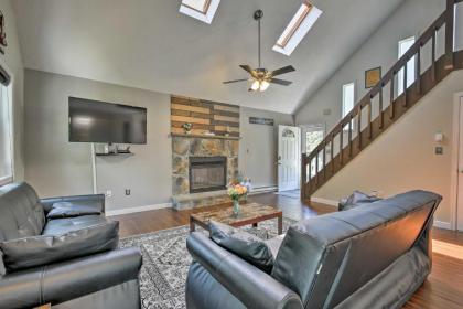 Retreat with Fire Pit and Game Room 7 Mi to Camelback - image 9