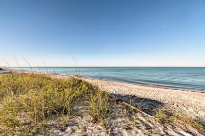 Longboat Key Condo with Lanai Walk to Beach and Shops - image 5