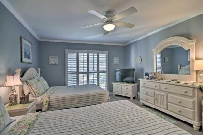 Sunny Gulf Coast Villa with Direct Beach Access - image 17