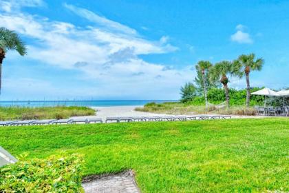 LaPlaya 103A Time to relax Enjoy the peaceful private beach just a shells throw from your door - image 11