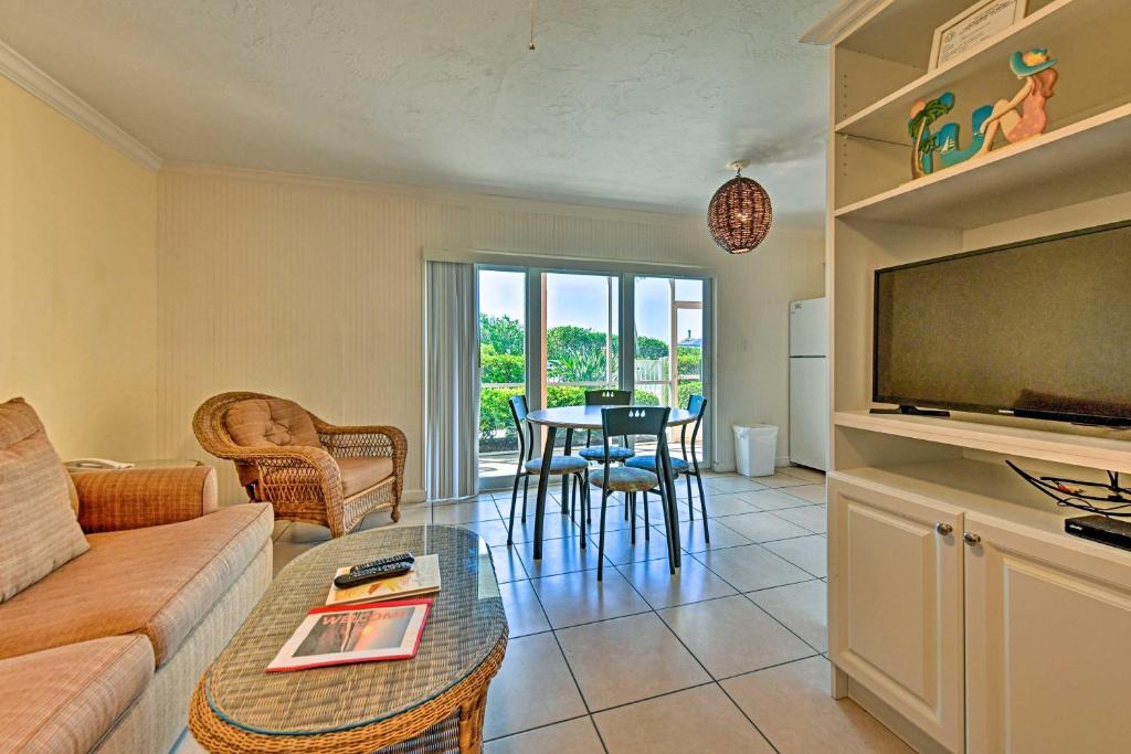 Longboat Key Escape with Private Resort Beach! - image 4