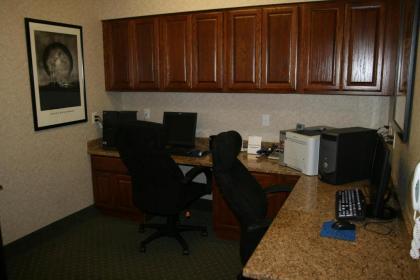 Hampton Inn Longmont - image 9