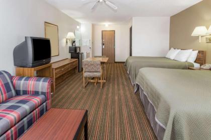 Travelodge by Wyndham Longmont - image 10