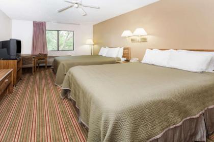 Travelodge by Wyndham Longmont - image 12