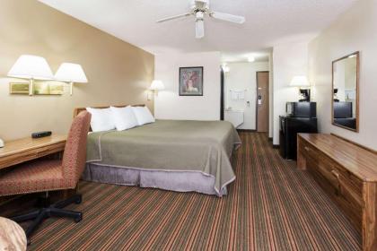 Travelodge by Wyndham Longmont - image 3