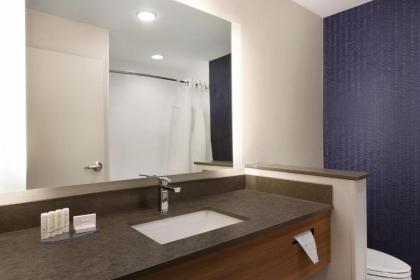 Fairfield Inn & Suites by Marriott Boulder Longmont - image 8