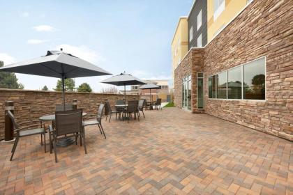 Fairfield Inn & Suites by Marriott Boulder Longmont - image 9