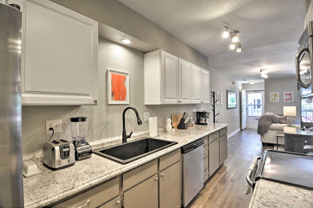 Central Longmont Condo by Main St and Creeks! - image 3