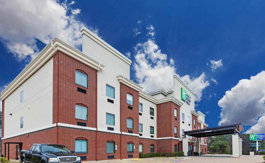 Holiday Inn Express & Suites Longview South I-20 an IHG Hotel - main image