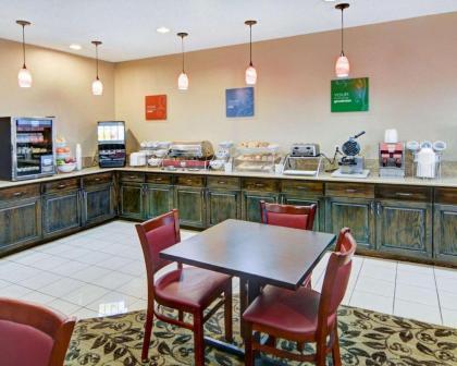 Comfort Suites Longview North - image 15