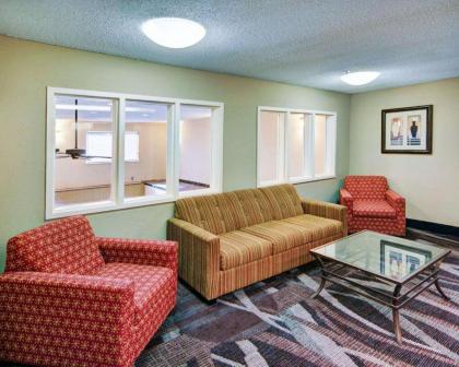 Comfort Suites Longview North - image 2