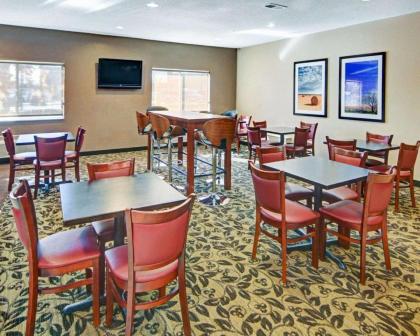 Comfort Suites Longview North - image 5