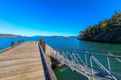 Lopez Island Hunter Bay Waterfront Home - image 10