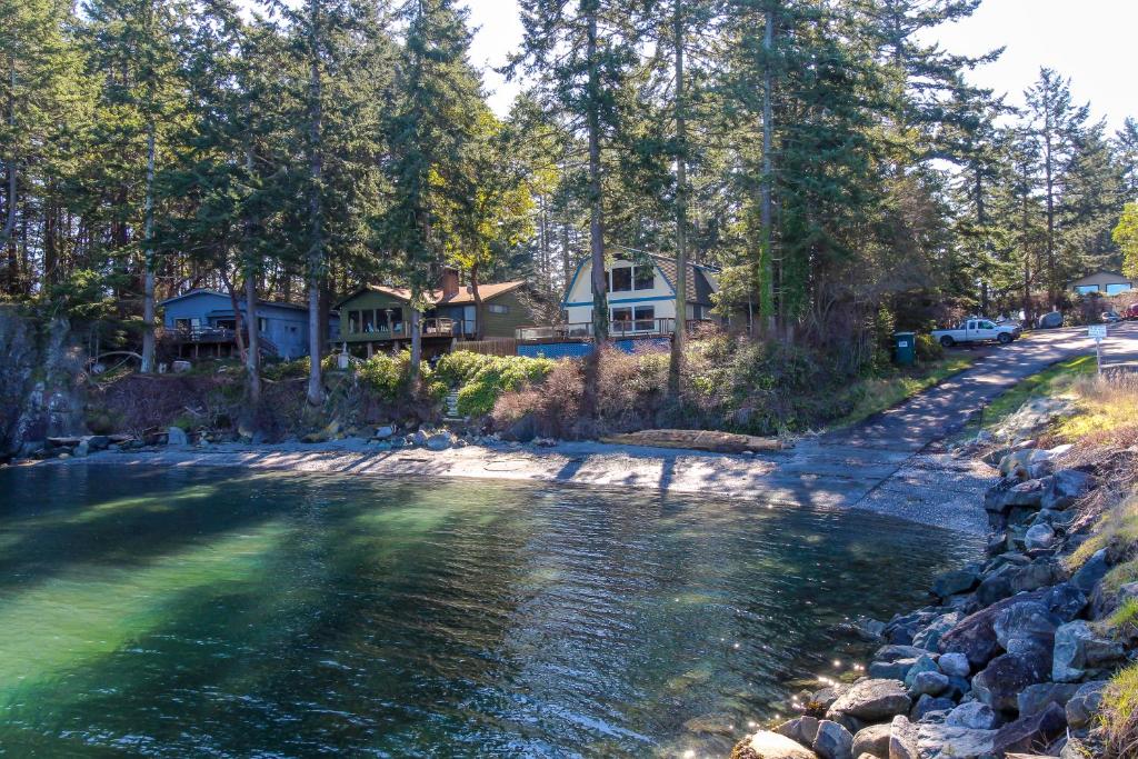 Lopez Island Hunter Bay Waterfront Home - image 7