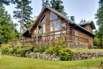 Log Home on Lopez Spencer Spit Lopez Island