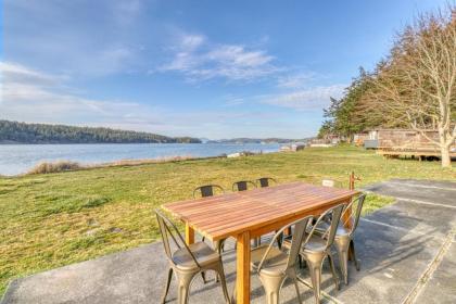 Lopez Island Mud Bay Waterfront home - image 15