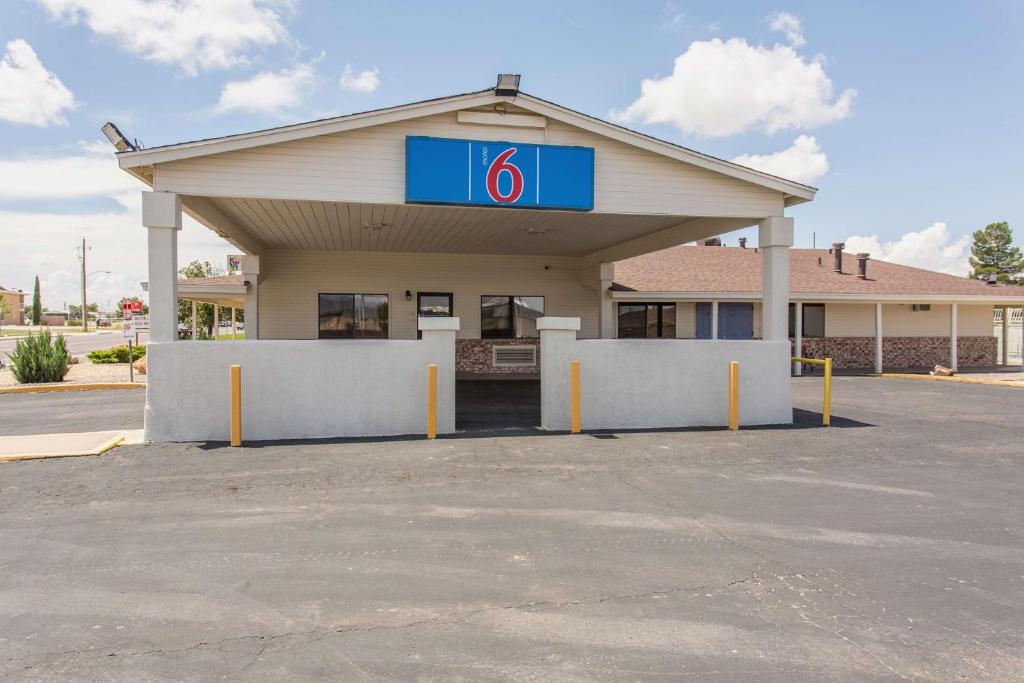 Motel 6-Lordsburg NM - image 2