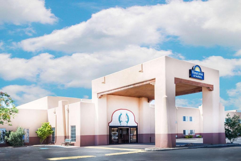 Days Inn & Suites by Wyndham Lordsburg - main image