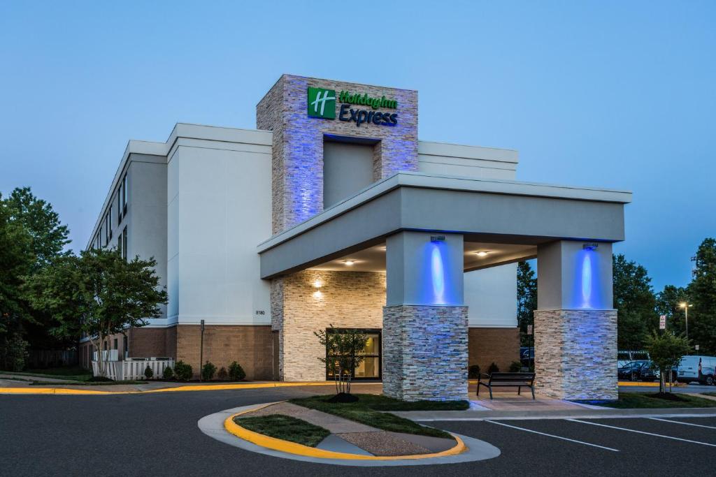 Holiday Inn Express - Lorton an IHG Hotel - main image