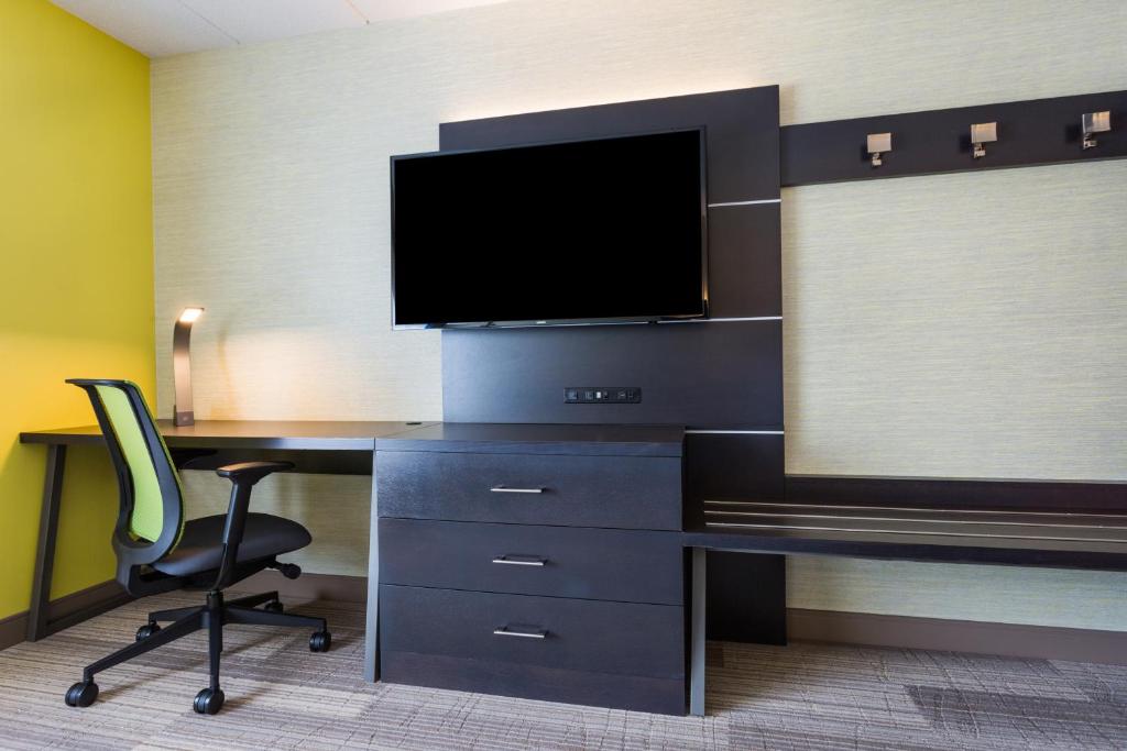 Holiday Inn Express - Lorton an IHG Hotel - image 5