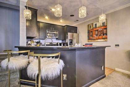 Stylish Suburban Condo Less Than 20 Mi from Dtwn DC! - image 10