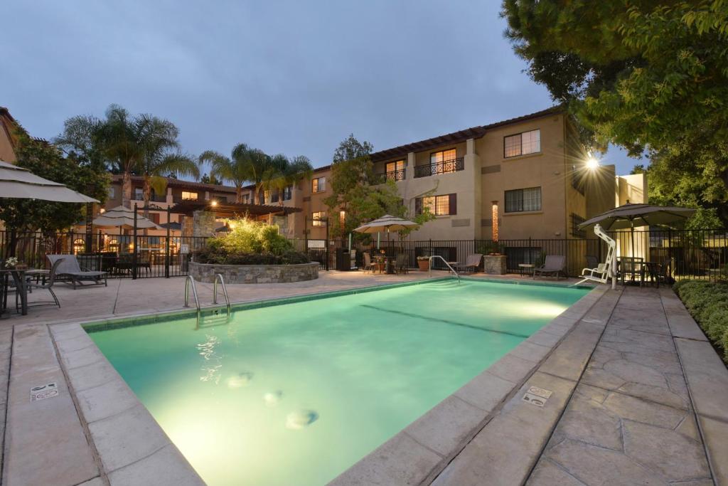 Courtyard Palo Alto Los Altos - image 3